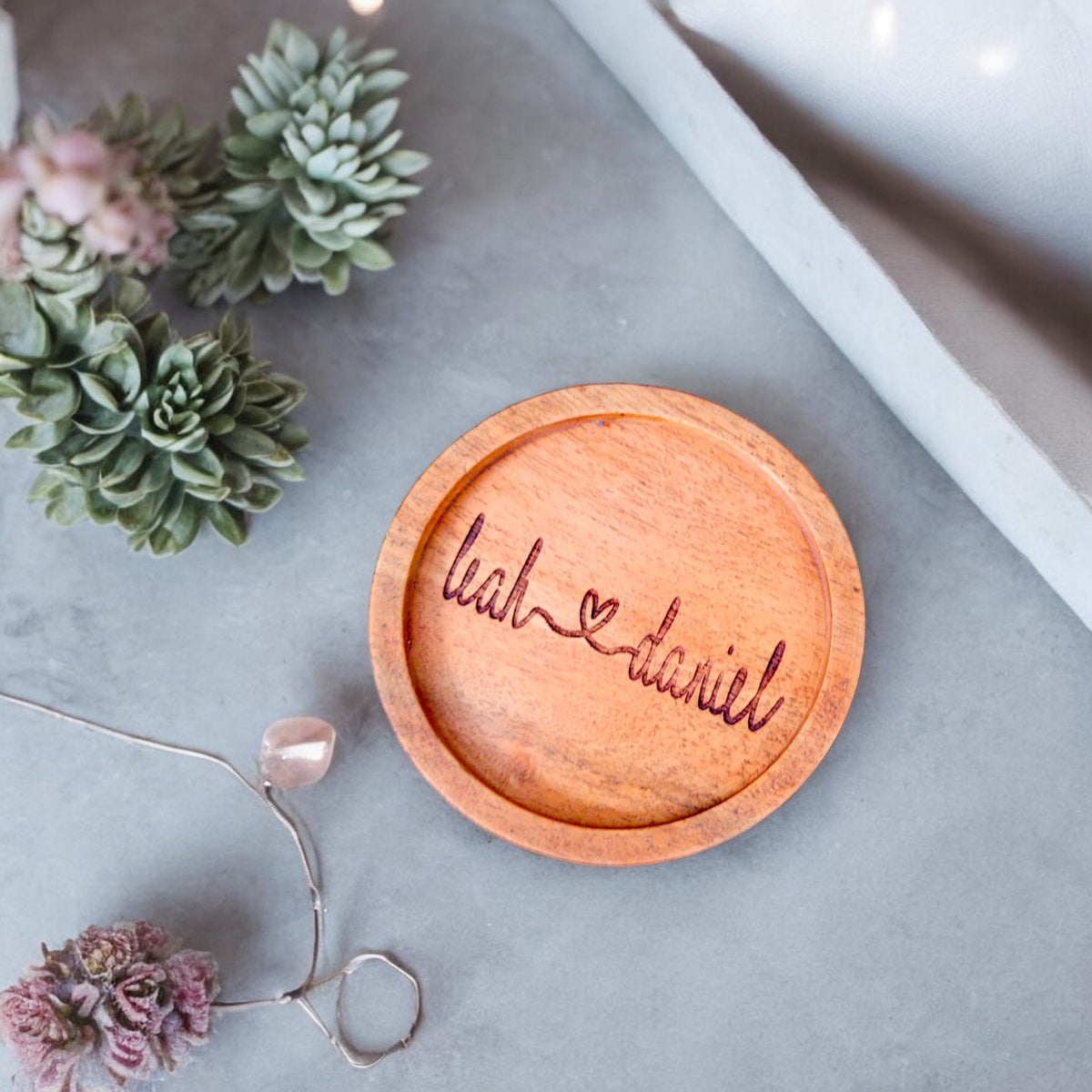 Shallow Ring Holder